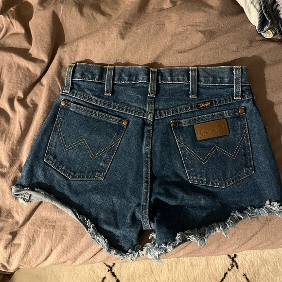 Wrangler Reworked Shorts - Picture 4 of 5